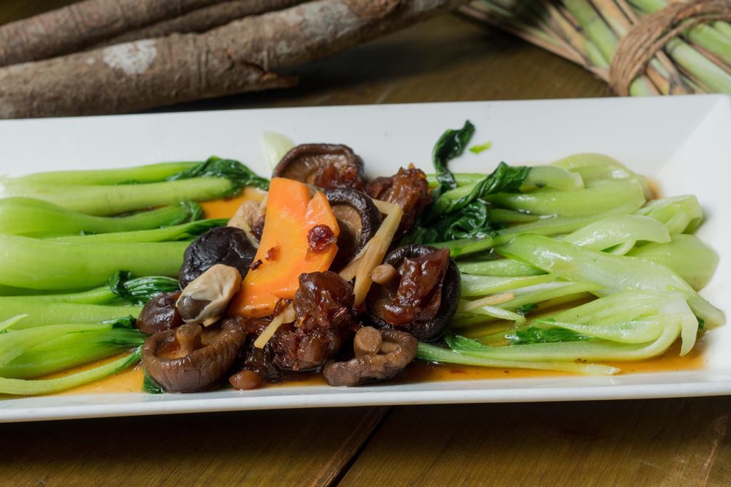 Cải thìa xào nấm