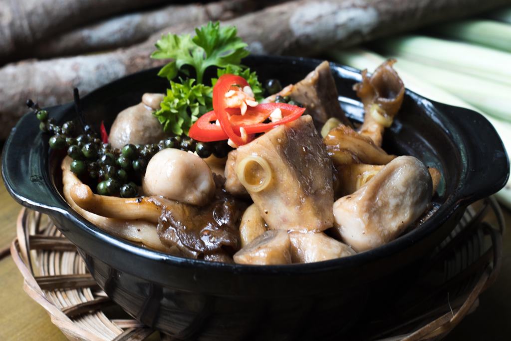 Khoai môn kho nấm