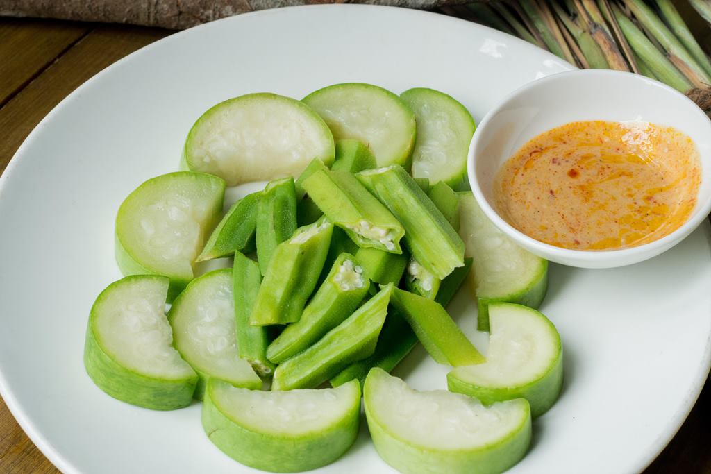 Đậu bắp bầu luộc chấm chao